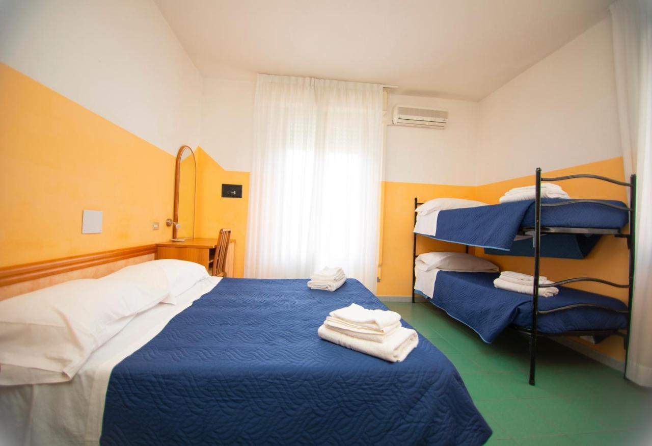 Hotel Montebello Riccione Exterior photo