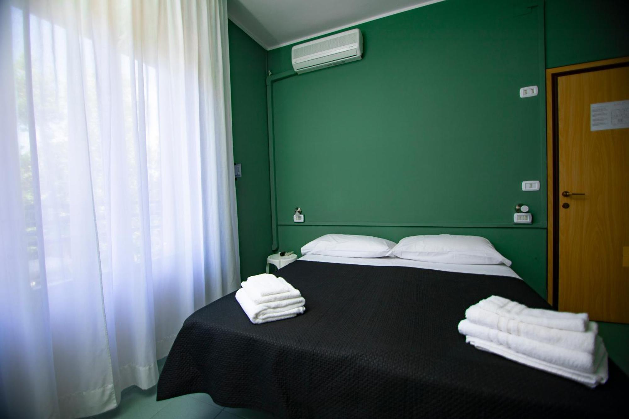 Hotel Montebello Riccione Exterior photo