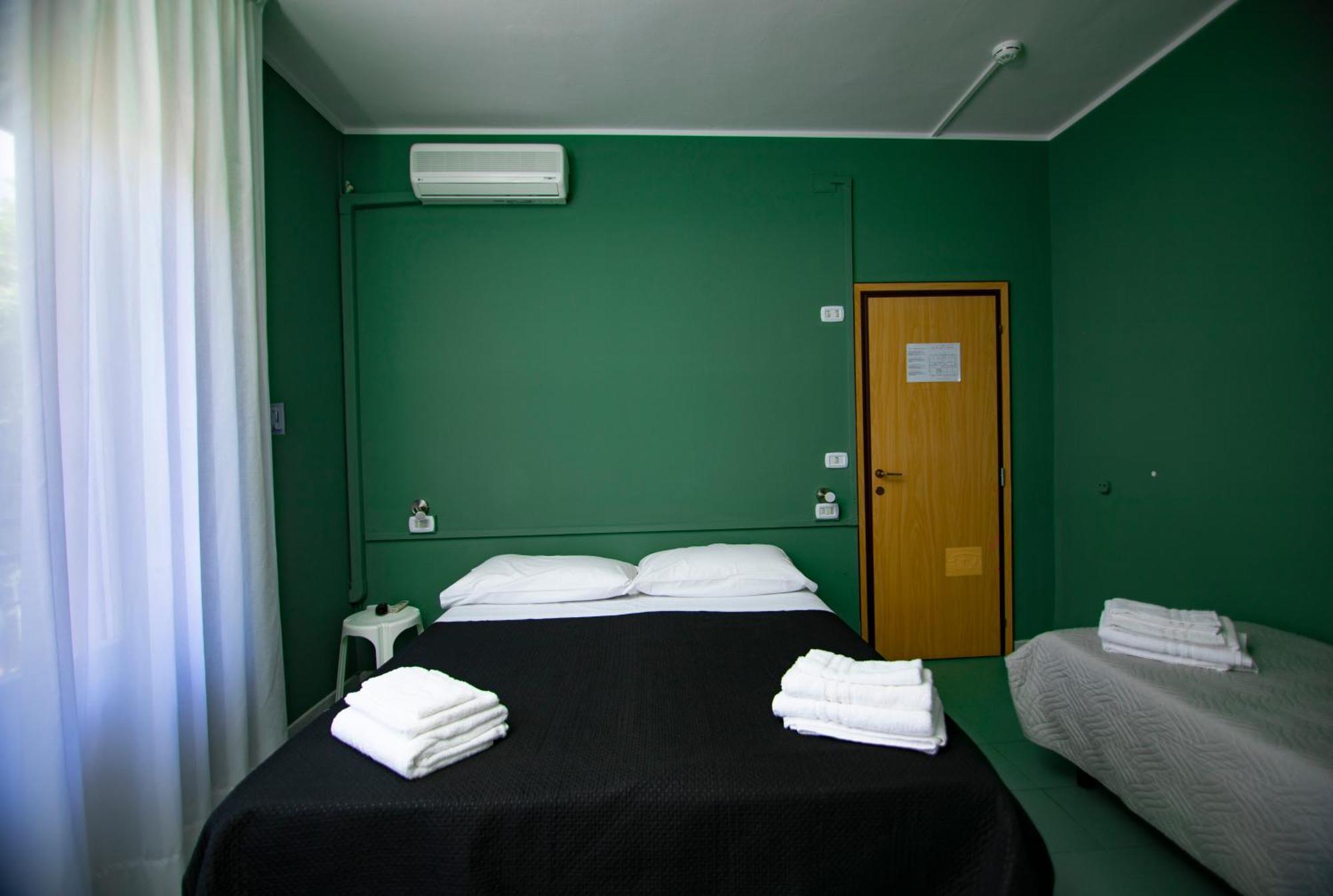 Hotel Montebello Riccione Exterior photo