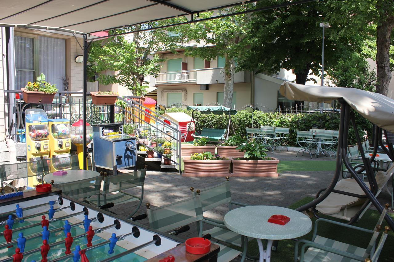 Hotel Montebello Riccione Exterior photo
